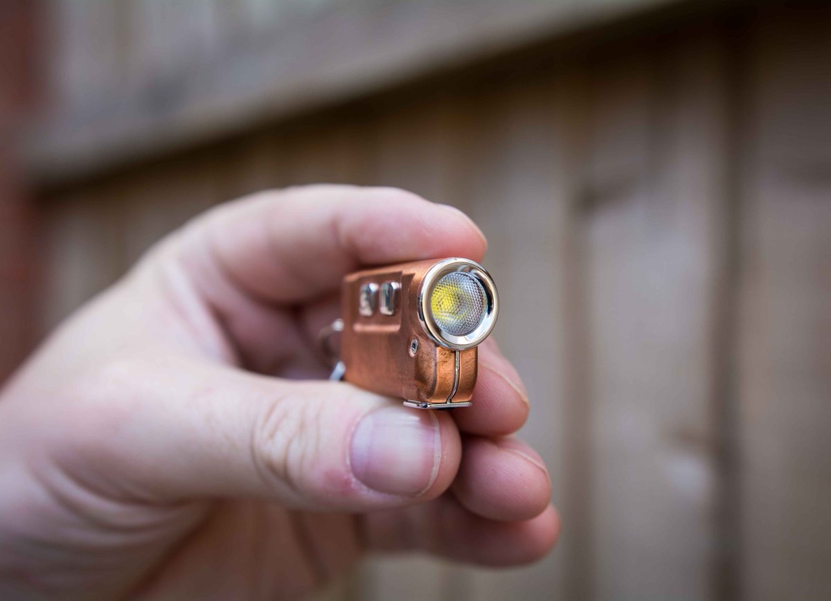 Julie_NITECORE's tweet image. If you’re ready to take the plunge and change things up by choosing a copper flashlight for EDC, don't miss out NITECORE TINI CU🙃🙃🙃

Thank you recommend by EverydayCarry 😍
Click for more🔎: bit.ly/3ayW0yM

#EDC #everydaycarry #keychainflashlight #nitecore  #tini