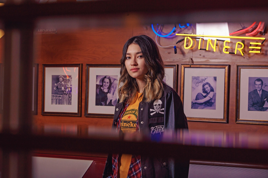 mesmikaint's tweet photo. #MESMIKA_INTERVIEW

18-year-old #Japanese pop punk #singer and #songwriter Sofi #Maeda is a new name in the Russian English #underground.
 #Mesmika talked to Sofi and found out how to be Japanese with a Russian mentality.

More: https://t.co/soTCSa4fBM https://t.co/Aw3r3pO2uk