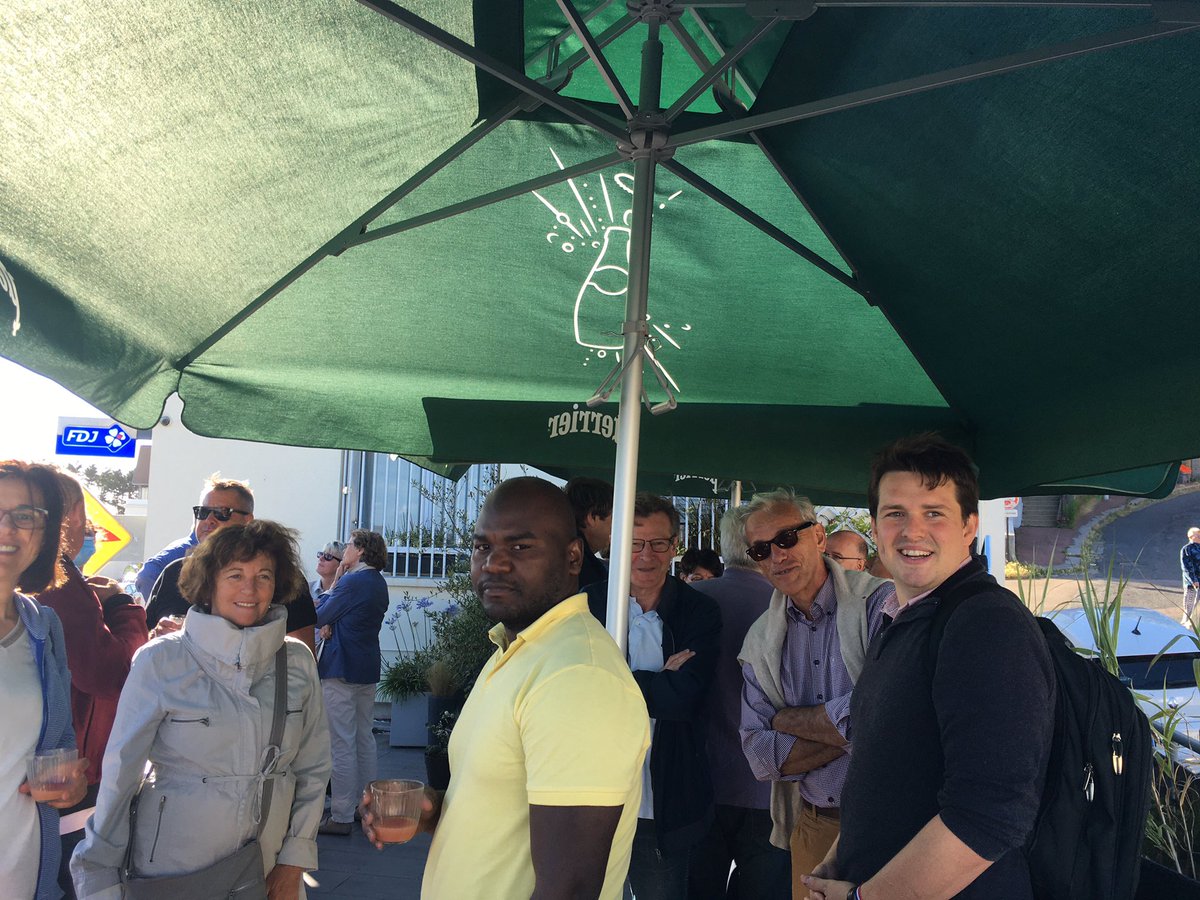 EnMarcheLeHavre's tweet photo. Petit pot convivial avant l’été , on revient motivés en septembre pour les prochaines échéances !
N’oubliez pas derniers jours pour candidater pour binôme d’adhérents le vote commence dès lundi ! Bel été à tous ! #EnMarche #EMLH #Enmarchelehavres #enmarchemontivilliers https://t.co/BvjyV57FzB