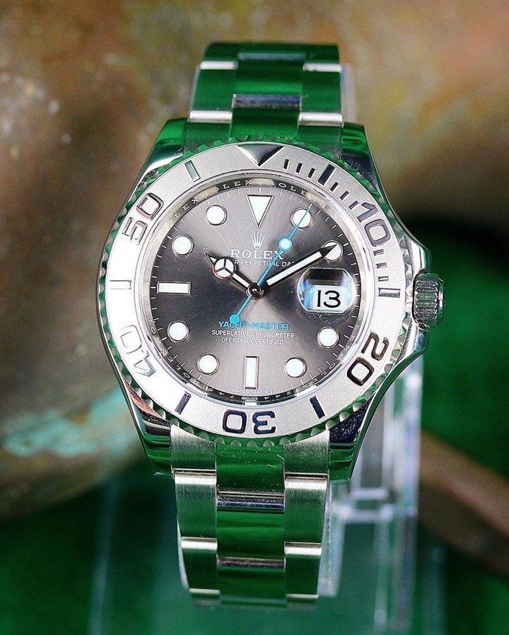 chronogo_com's tweet photo. ⠀
Without doubt, the watch responsible for the rebirth of the Rolex Yacht-Master collection⠀ https://t.co/KYeoa4rjH0