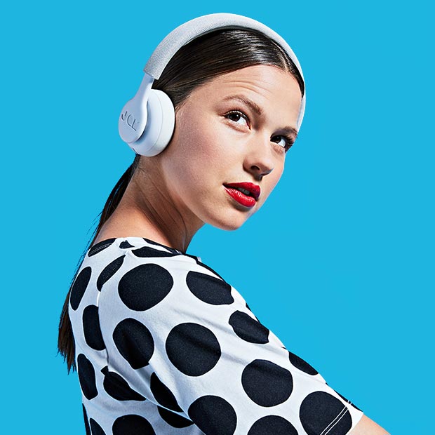 SurkusUAE's tweet photo. Super cool wireless headphones and other gadgets available NOW on the app! Get involved 😜

#surkusexperiences 
#surkusuae
#uaeoffers
#dubaioffers
#techforreview https://t.co/KZosAdp1Se