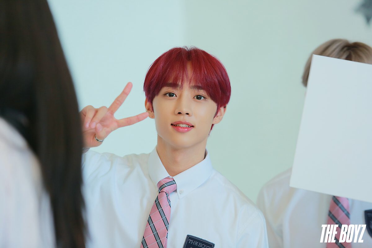 sunjaearchive's tweet image. [📸] THE BOYZ Behind The Scene Photos of Olatte Filming — SUNWOO 컷

🧃 naver.me/5QxEGme4

#THEBOYZ #더보이즈 #SUNWOO #선우