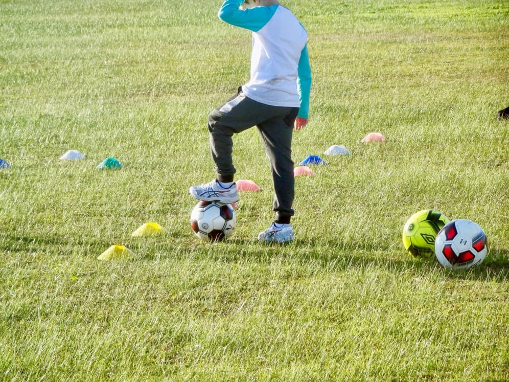 ⚽🔜 En nuestras sesiones de tecnificación #ElPlanter formamos a los futbolistas del futuro con una metodología propia ✅

🌞 Este verano, también ofrecemos clases respetando la normativa de distanciamiento social 👏

ℹ 📲 607 791 548 / 96 142 41 66

📇 escuela@elplanter.es