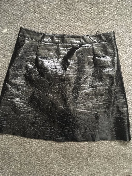 Today I am going to wear this #leather skirt 💋 https://t.co/P44ez8h2WX<a href="/tag/leather"class="tags">#leather</a>