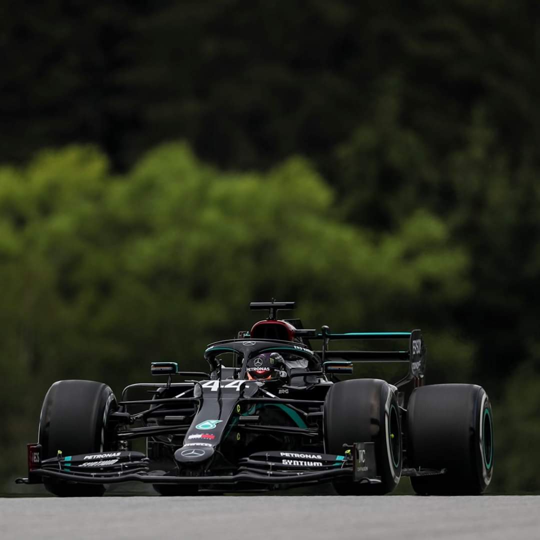 vyk77's tweet photo. #f1 #MercedesAMGF1 #teamlh #AustrianGP #skySportsF1 https://t.co/EucD8ocGk6