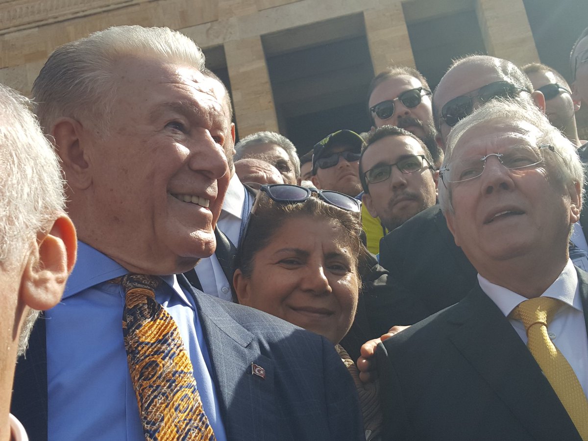 Ulusların ve kurumların tarihlerlnde unutulmayacak olaylar ve sözler vardır. Fenerbahçe'nin efsanevi başkanı Aziz Yıldırım'ın 'Ne şikesi, memleket elden gidiyor' sözü buna örnektir.
15 Temmuz hain kalkışması, bu tespitin ne kadar doğru olduğunu ortaya çıkarmıştır.
#3temmuz2011