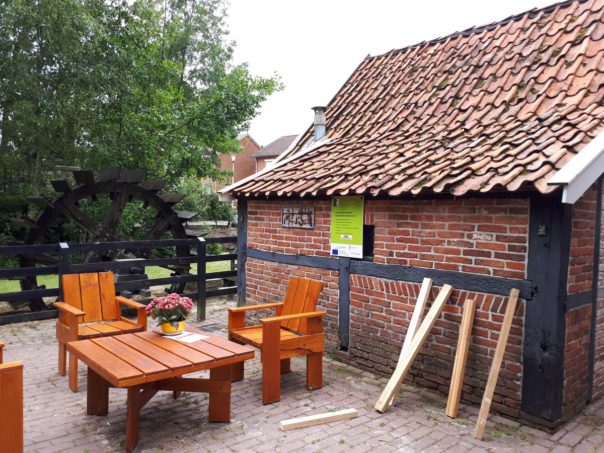 Mooispul! De hamerbakken in de papiermolen van Openluchtmuseum Ootmarsum worden geïnstalleerd. Met een beetje mazzel dit najaar nog te zien!  #LEADERproject