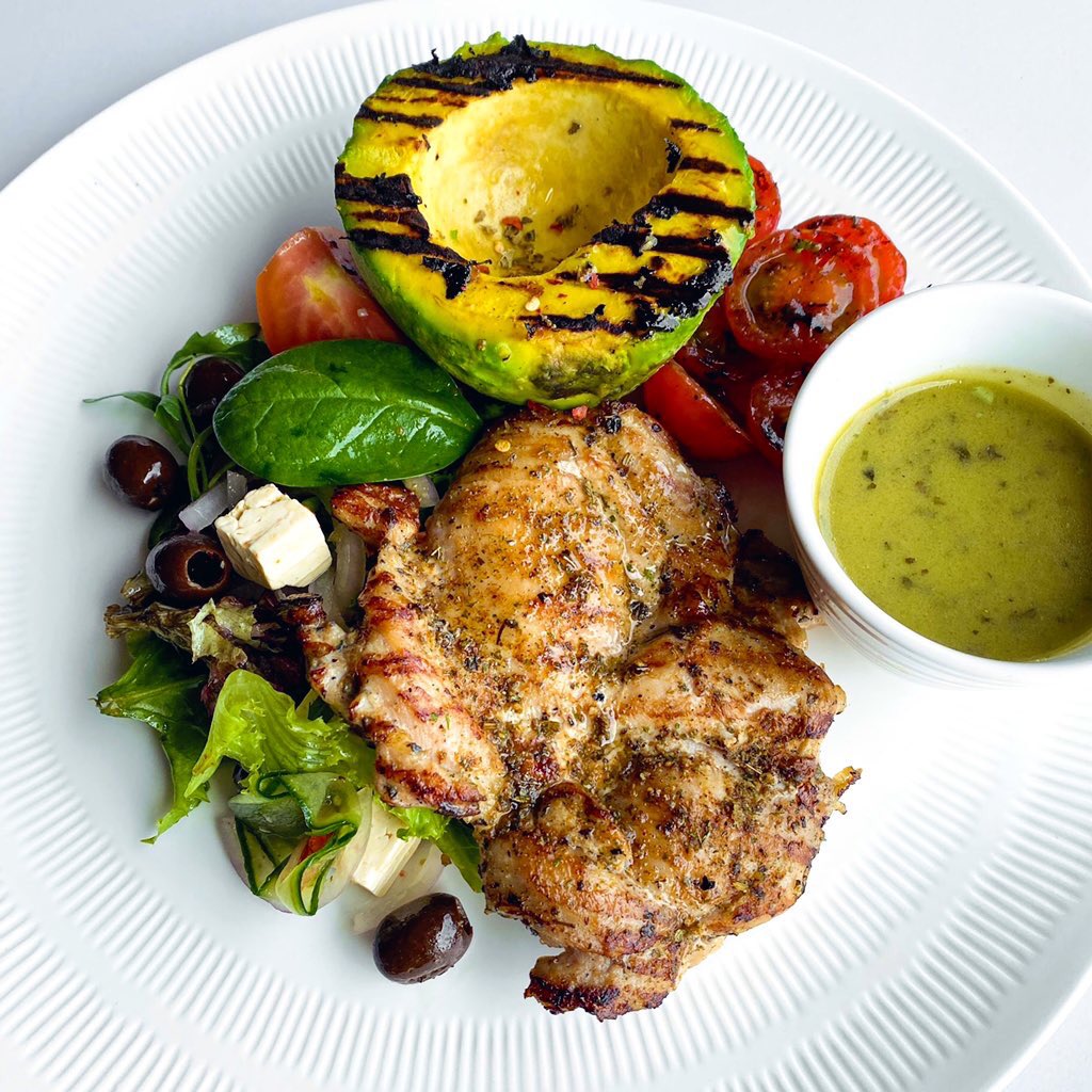 SandboxGH's tweet photo. Juicy marinated grilled chicken fillet with roast cherry tomatoes, avocado and side green salad; Za'atar grilled chicken is all the love you need to start the weekend!😁
#sandbox #sandboxbc #sandboxdelivery #whereghanaeats #accra #travelandeat #beachclub #food #foodie https://t.co/uOqIwvDE5Q