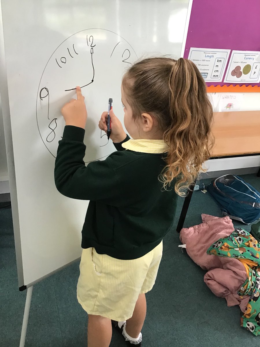SparrowsMPS's tweet photo. This week we have been learning to tell the time to the hour ⏰ Today we are making dice so we can practice telling the time! https://t.co/eHX5COGUqB