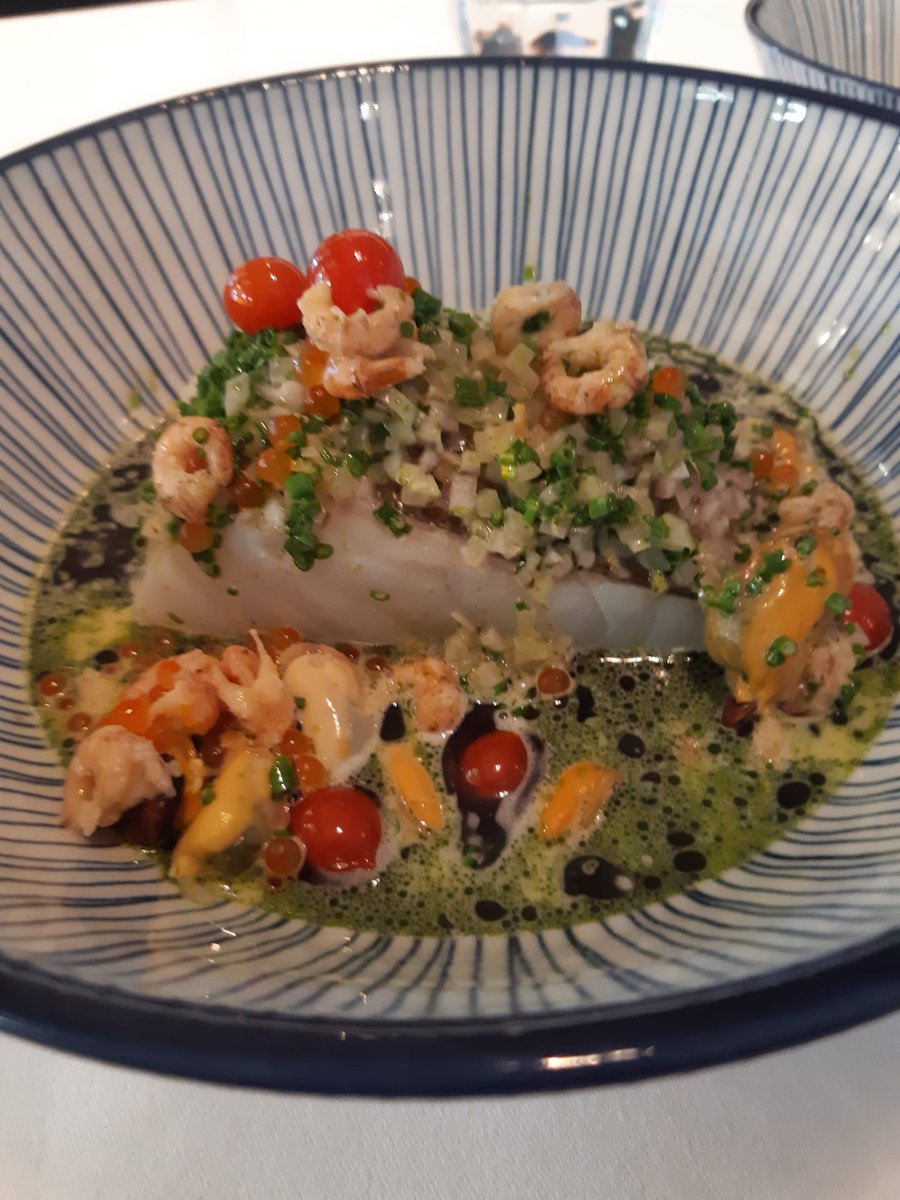 Pittige wulken. Delicate maatjes. Kabeljauw met een luxe beurre blanc. Wat hou ik toch van vrijdag visdag.

#BarBulot #SintMichiels #nieuwindeselectie <a href="/Gertdemangeleer/">Gert De Mangeleer</a>