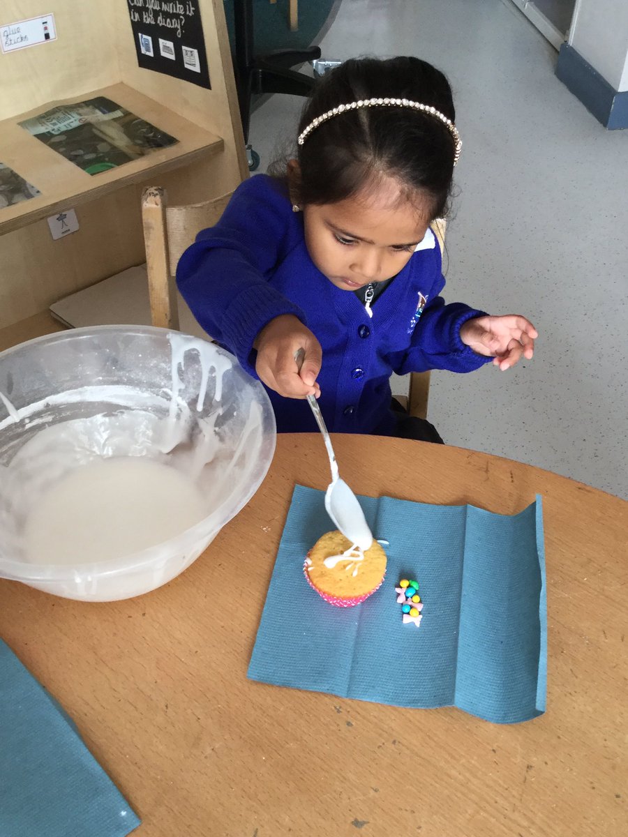 Conker_Foxfield's tweet photo. @Conker_Foxfield @foxfield We used lots of mathematical language when we were making our cakes. https://t.co/xWgZmM7CWs