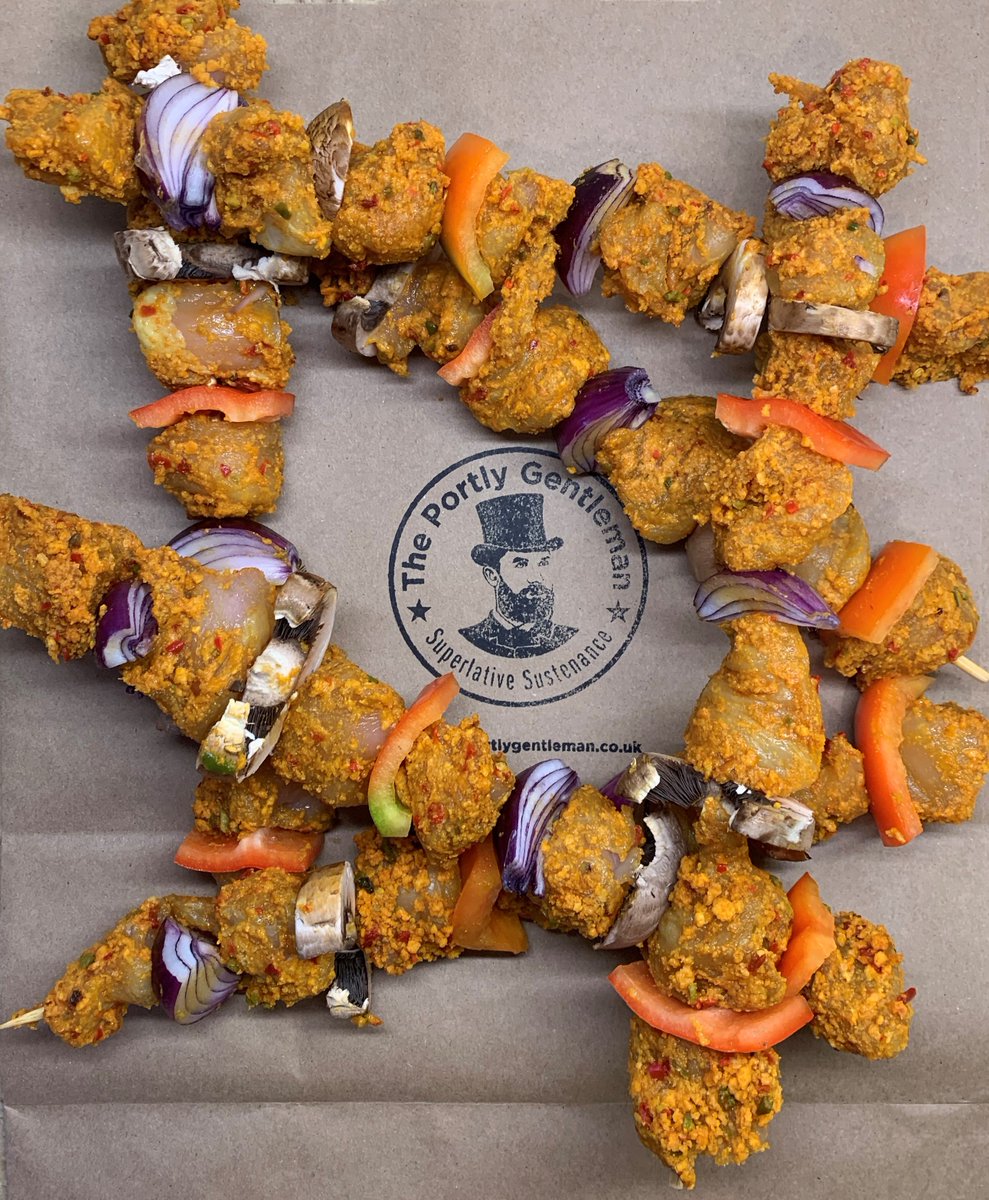 Portly_Gent's tweet photo. Build your own kebab, we supply the beautiful Bombay Chicken, you choose the accompaniments. Here at Portly HQ we like a  chicken, red pepper, mushroom, red onion combo #superlativesustenance #kebab #chicken #barbeque https://t.co/KBCICNnjPI