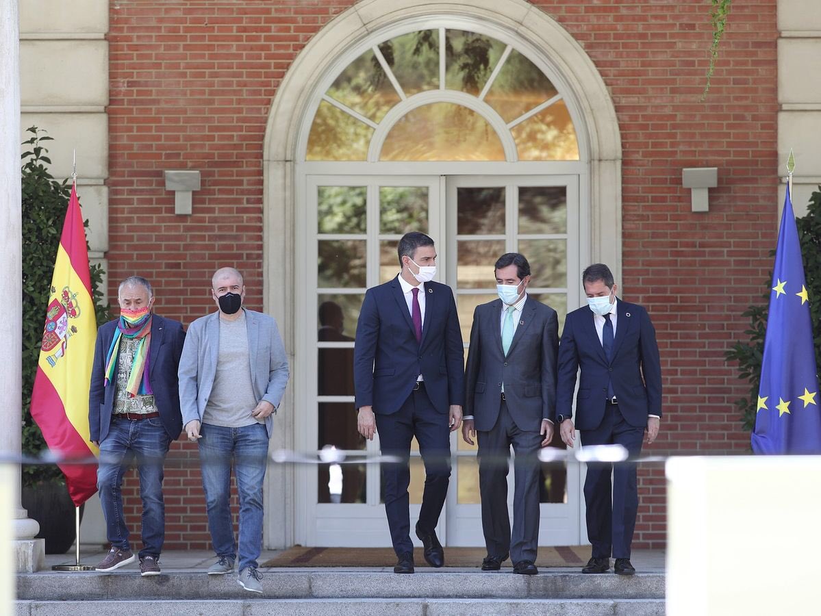 📝 Hoy los agentes sociales hemos firmado el Pacto por la Reactivación Económica y el Empleo con el Gobierno <a href="/desdelamoncloa/">La Moncloa</a> 

Estamos para sumar y siempre pondremos a España por encima de todo