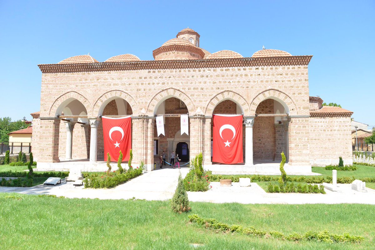 Restorasyon çalışmalarını tamamladığımız Nilüfer Hatun İmareti Türk İslam Eserleri Müzesi’nin açılışını yaptık.

Özgün kimliğine çok yakışan bir şekilde hizmet verecek olan müzemizin, muazzam bir kültür coğrafyasına sahip olan İznik'e ve ülkemize hayırlı olmasını diliyorum.