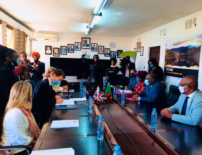 nkwoolley's tweet photo. If you support wildlife🐘 conservation (&amp; you should🙂), then you’ll welcome today’s signing of 🇿🇲🇬🇧 Agreement that enables us together to curb poaching &amp; illegal wildlife trade in some of #Zambia’s stunning national parks, alongside partners such as @CLZAfrica &amp; @GameRangersInt. https://t.co/hYaUxwV8Di