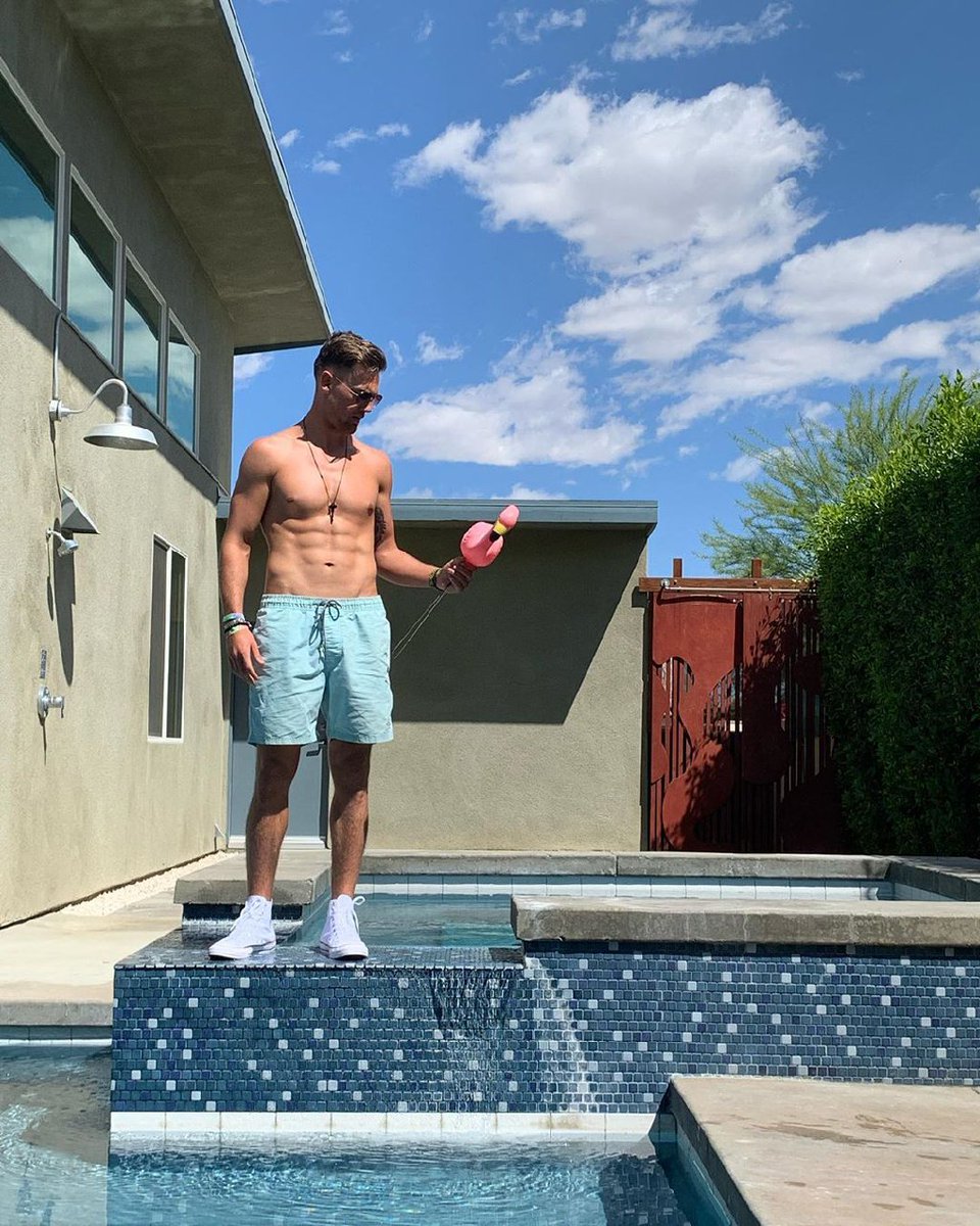 Lydia Rutledge-Bloom (@iamthelyds) | Twitter