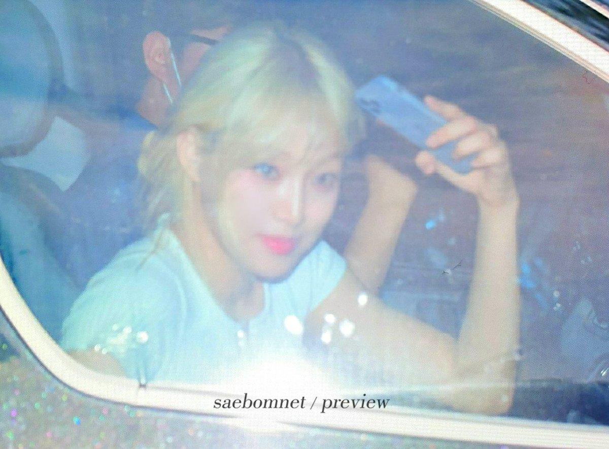 saebomnet's tweet photo. 200703 살다살다 차 창문은 처음 찍어봐요 https://t.co/ZPvnngpqDr