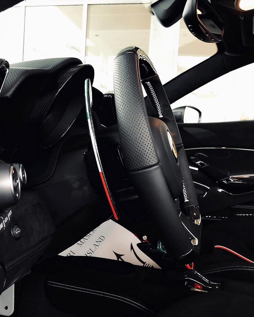 motorforms's tweet photo. Ferrari 488 Pista 🇮🇹 https://t.co/WcDrjbDOqn