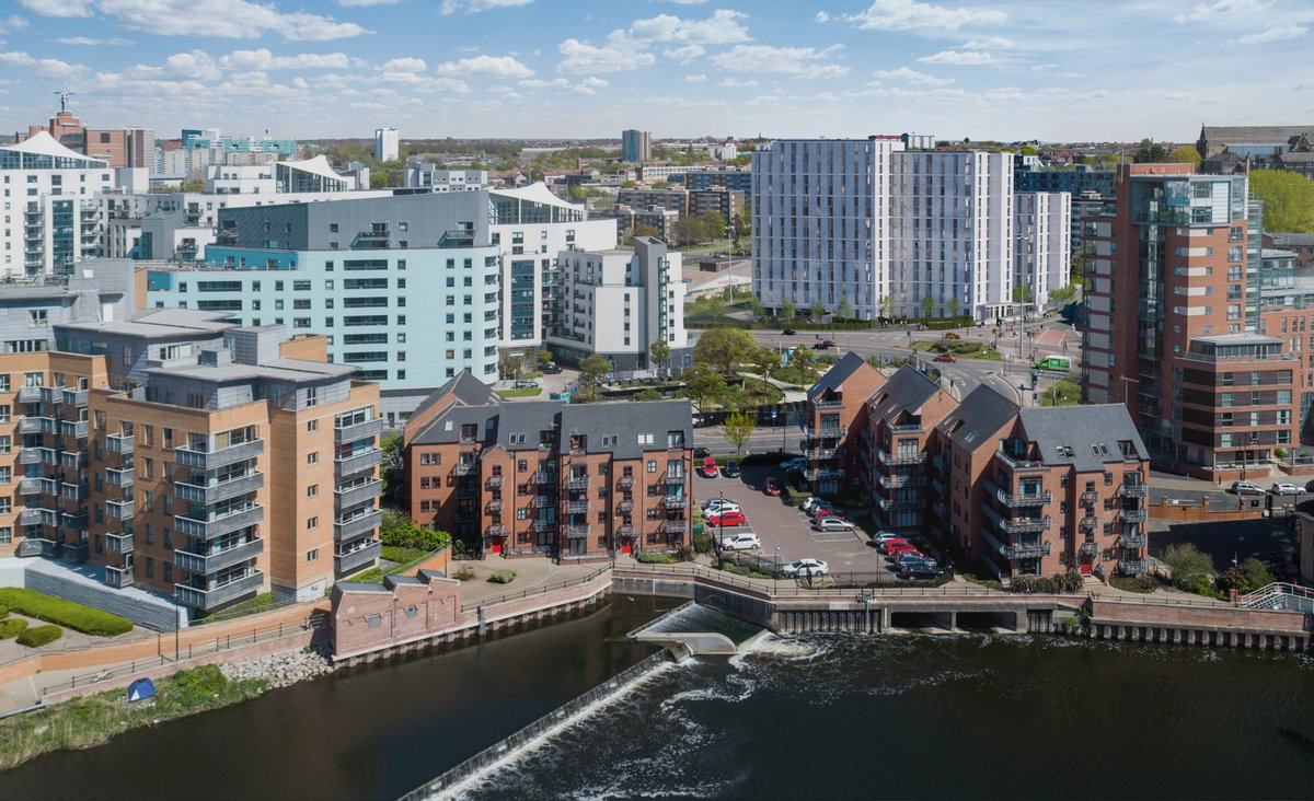 MichaelSwis's tweet photo. Exciting news; another #BuildtoRent scheme submitted to #Planning during the pandemic. Our designs for #FlaxPlace will provide 350 homes for the growing #BTR market in #Leeds. @Chapman_Taylor working with a great team on behalf of @gallifordtry Investments https://t.co/PjtC2JPoIU https://t.co/9JPe1RPO9u