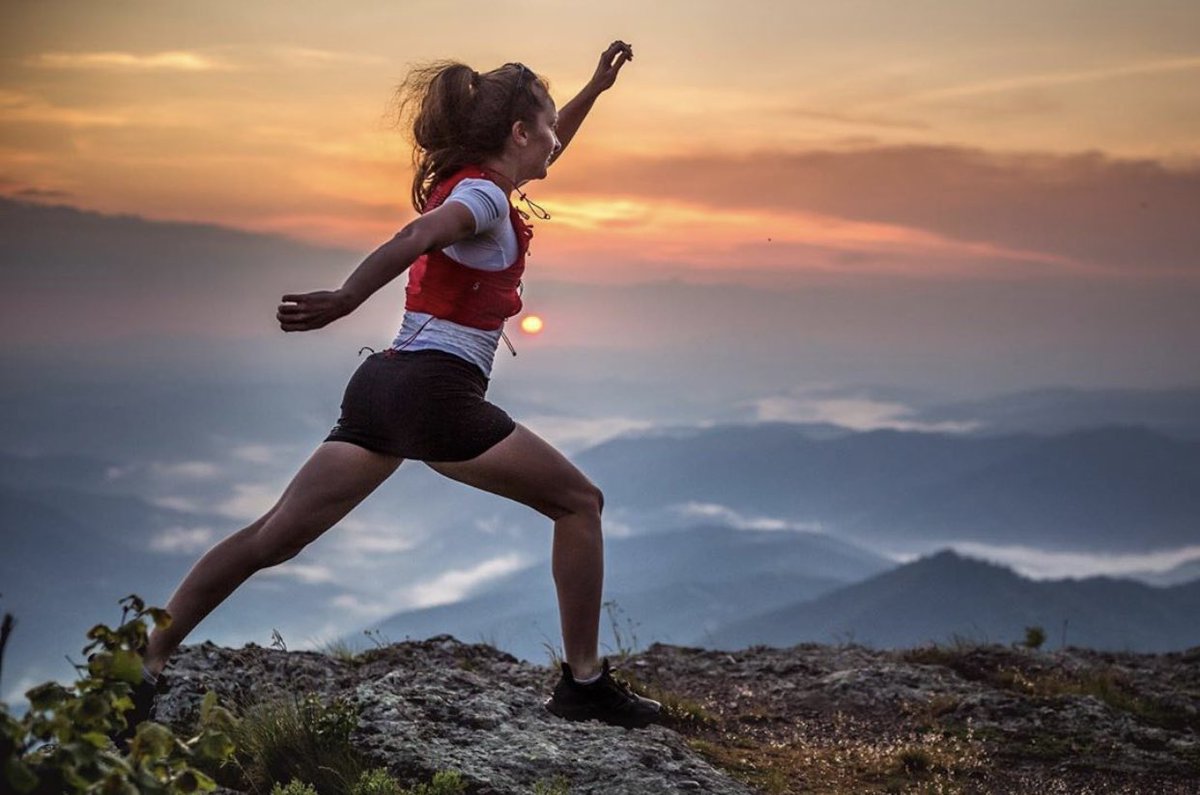 🌸🌸🌸 You only live once, but if you do it right, once is enough.

Credit: calendula_sky_girl 
📸: jovchanik 

#simplyrunningtheworld
#running #runningcommunity