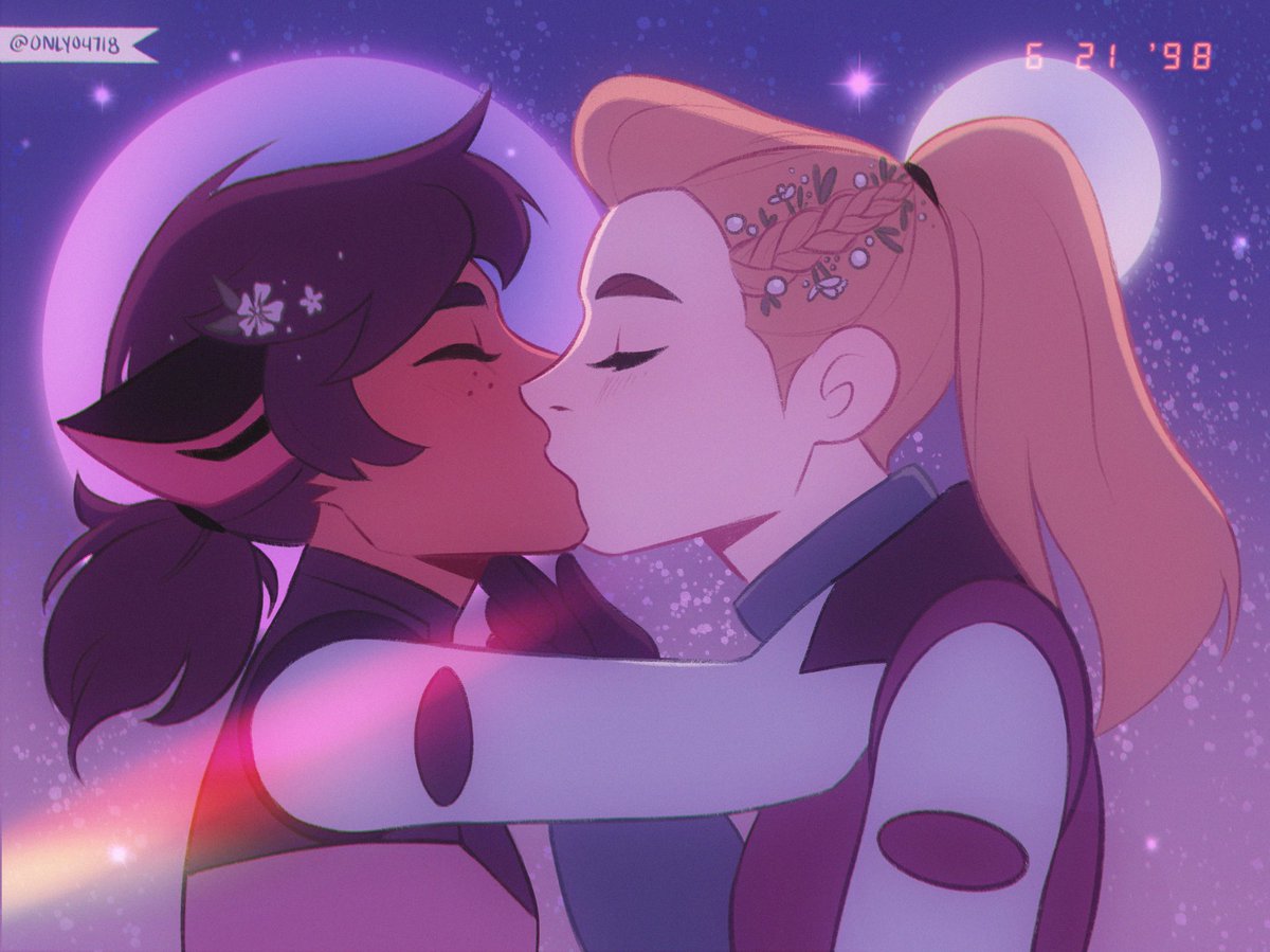 onlyou718's tweet photo. Looking forward to a lifetime of beautiful planets with beautiful flowers... and you 🌸✨ #shera #catradora #catradorafanart #spop https://t.co/PKU02Iztuo