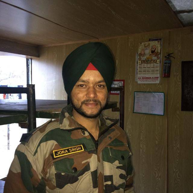 kamlesh_math's tweet photo. @OLX_India who is  this person he has an acc in olx +91 78968 91686 with this no https://t.co/8T8Q34x0cd