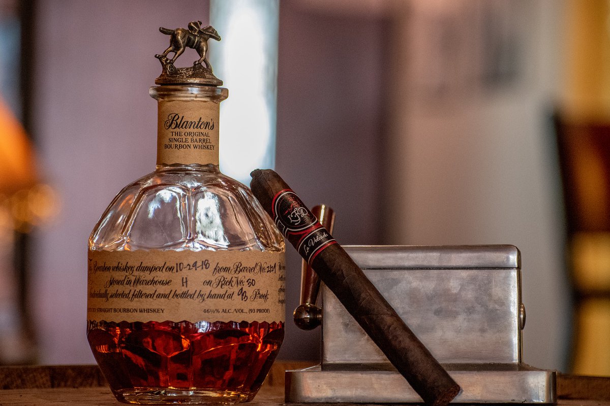 bourbonlovers's tweet photo. Bourbon and cigars. We went to the experts to weigh in on matching all our favorite bourbons with a particular cigar. Here ya go! Your welcome.
https://t.co/H2NtRy7KSh https://t.co/aPsaYH3pZh
