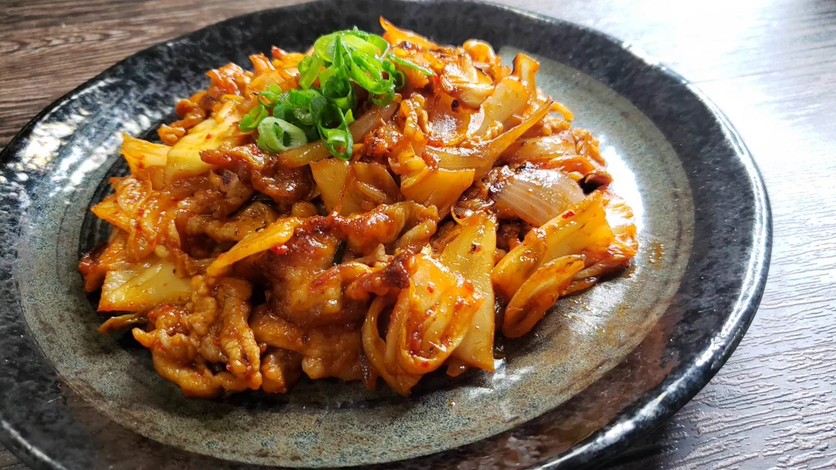 ちょっとした一手間でより美味しく！「至高の豚キムチ」の作り方！