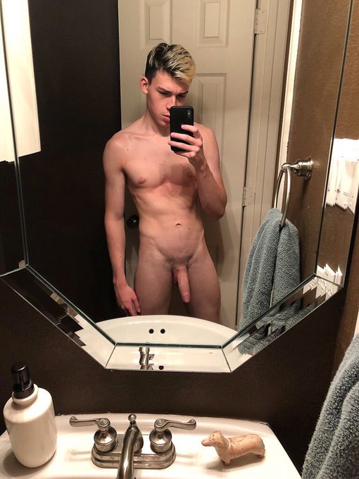 Throwback dick https://t.co/LeGa8yGVB1<a href="/tag/nationalunderwearday"class="tags"><span>#nationalunderwearday</span></a>