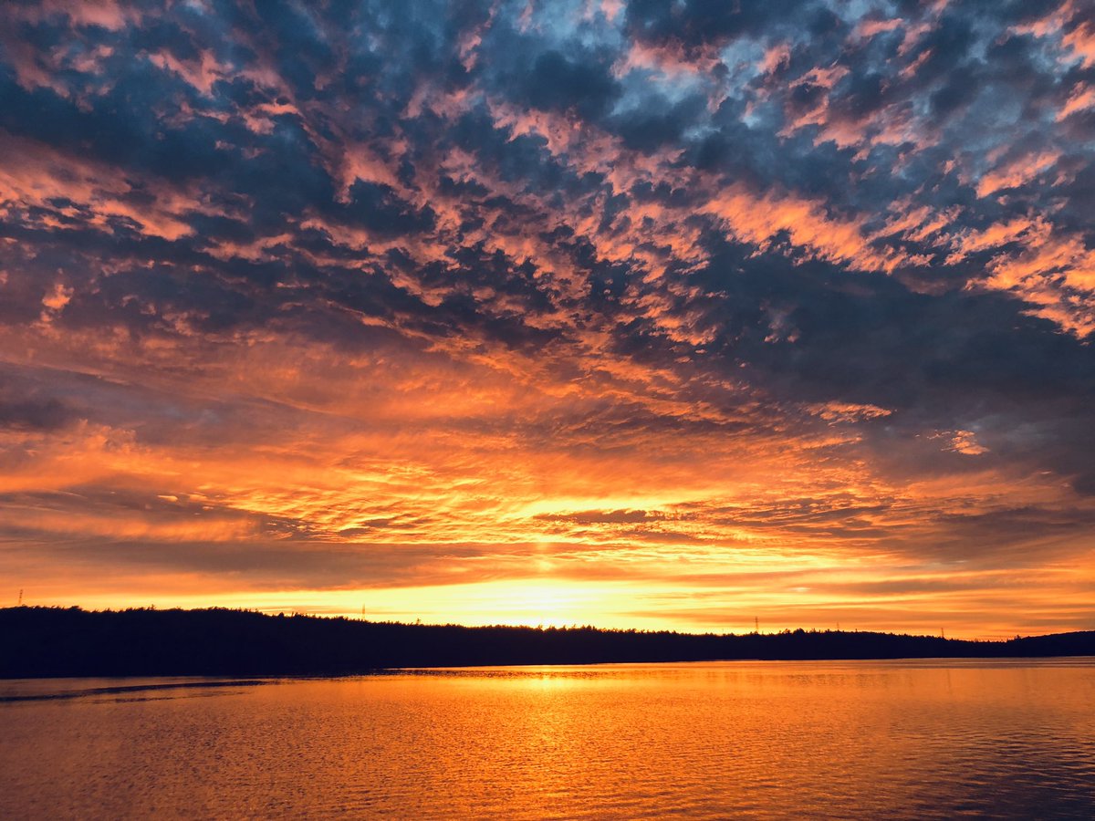 cdrusty8's tweet photo. #novascotiasunsets https://t.co/5zrTClCt8M