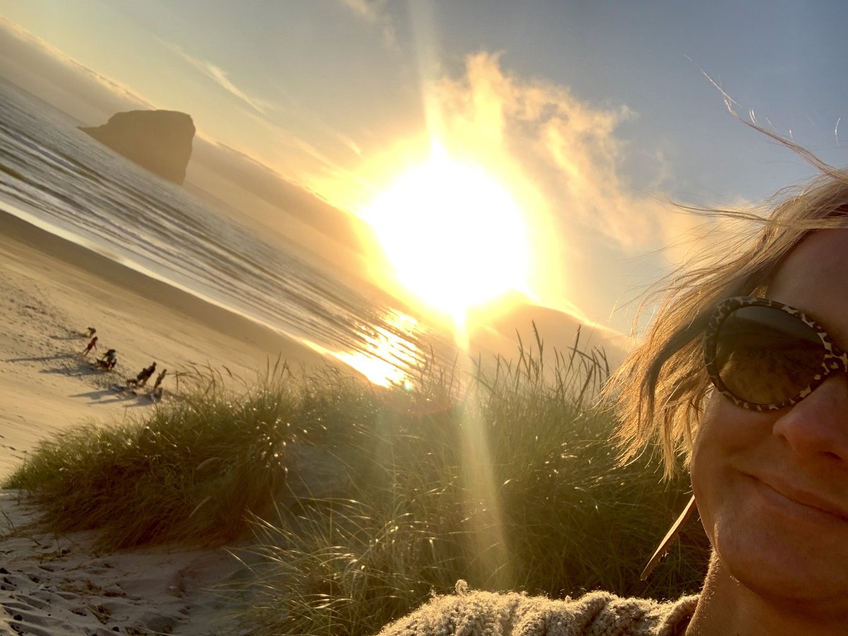 bryn_browning's tweet photo. I made it in time for the sunset.  My summer is on for 5 more wake ups! https://t.co/FAo60GX9wi