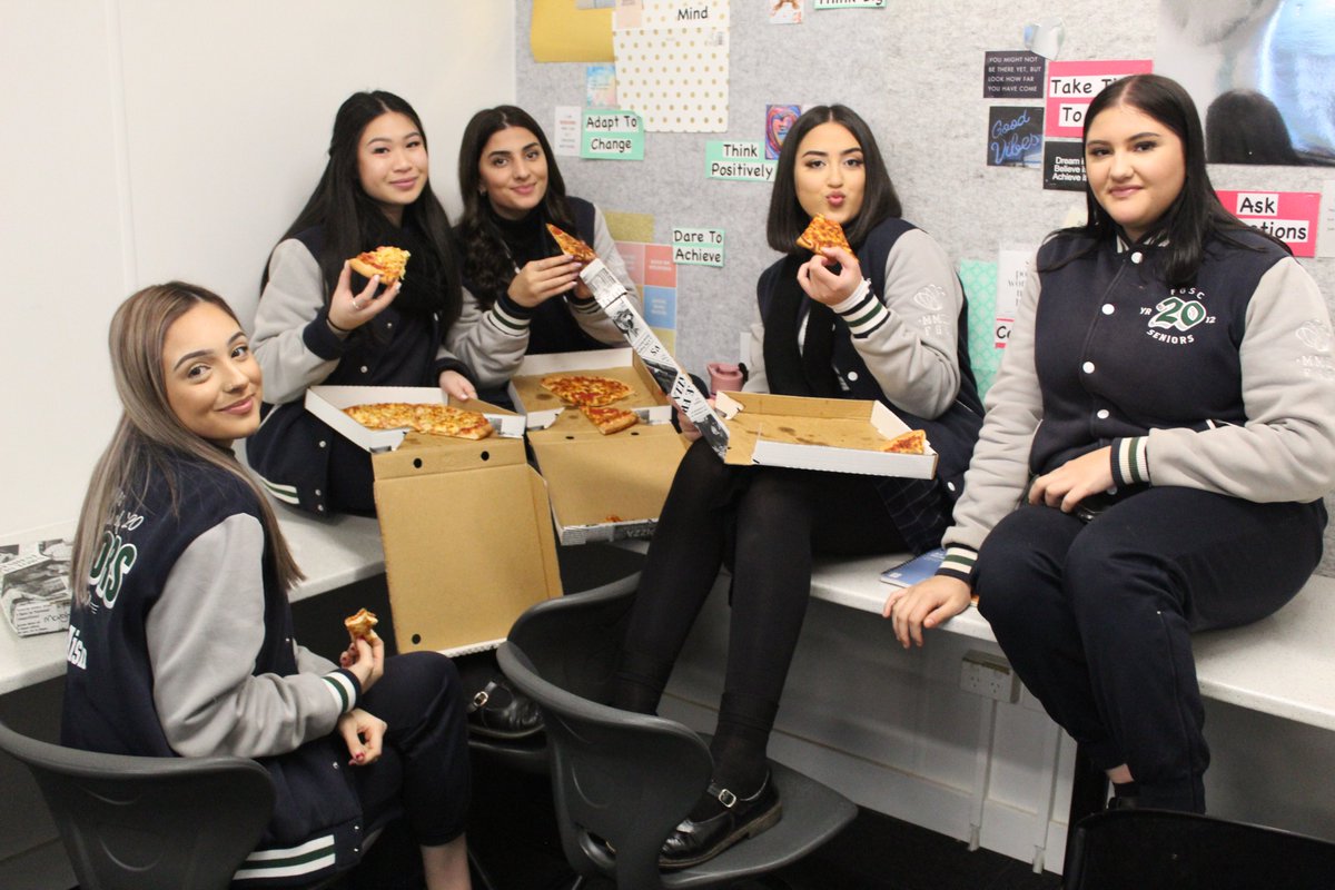 fountaingatesc's tweet photo. Our Year 12 students enjoying some well earned pizza on their final day of Term 2! #education https://t.co/fG5x3UqmeI