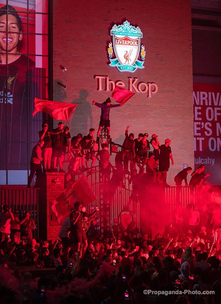 new_teddy's tweet photo. Klub gw lagi juara boss @ManUtd_ID 
#champions #19 https://t.co/ZkKNTVCLVZ