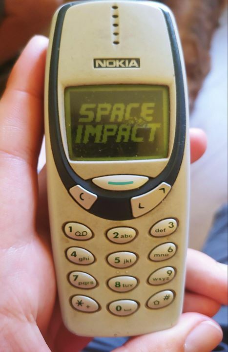 Gamers_Probs's tweet photo. Today a 70th years old ma'am gave me her Nokia 3310 to change the battery. I couldn't resist. - Author: skiermax https://t.co/5MAnQGPuQT