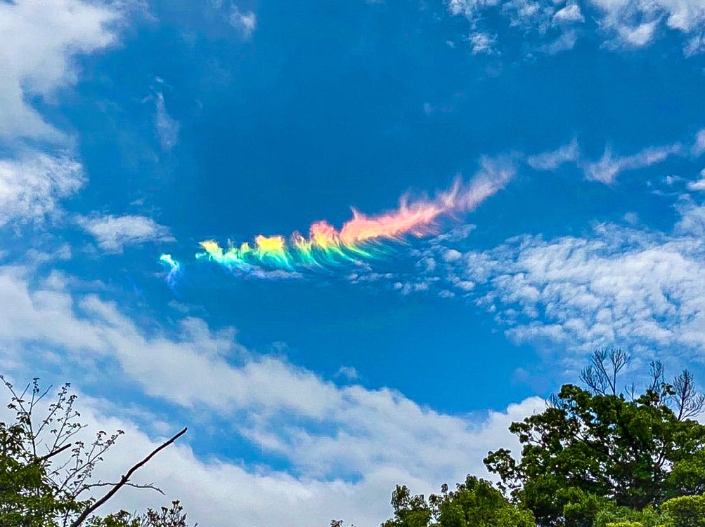 虹色の雲 とても綺麗で珍しい景色に感動 話題の画像プラス