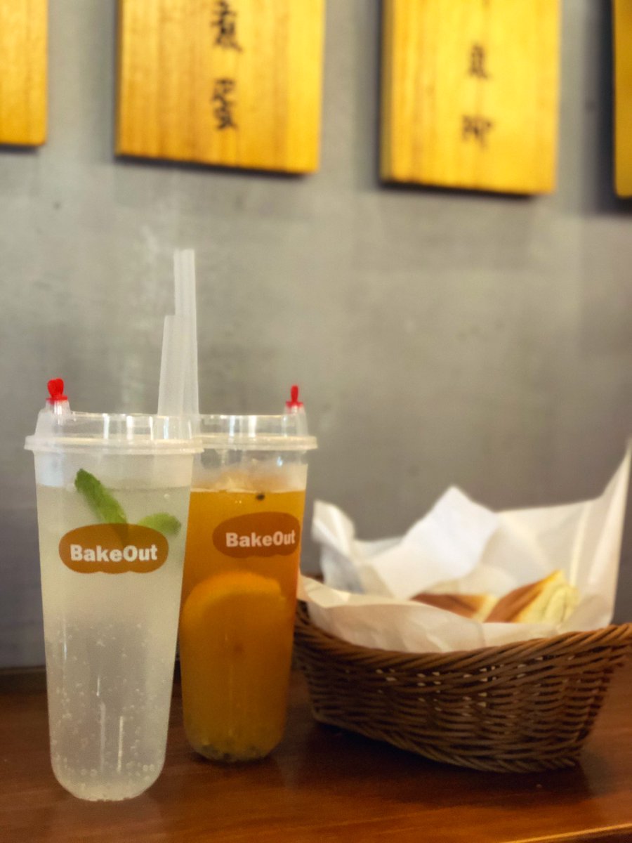 QuietChickChick's tweet photo. A good place to take a ‘cold’ break under 🌞
#BakeOut
#SaiYingPun #HongKong
#YellowEconomicCircle
水果茶茶味香, 好飲~
(暴曬完去過冷河, 解渴巨星救咗我一命🙏🏻)
#BakeOut #西營盤 #香港
#黃色經濟圈
🐔
QCC rating: 8.5/10
靜雞雞食好西評分 https://t.co/EPkKwtijLC