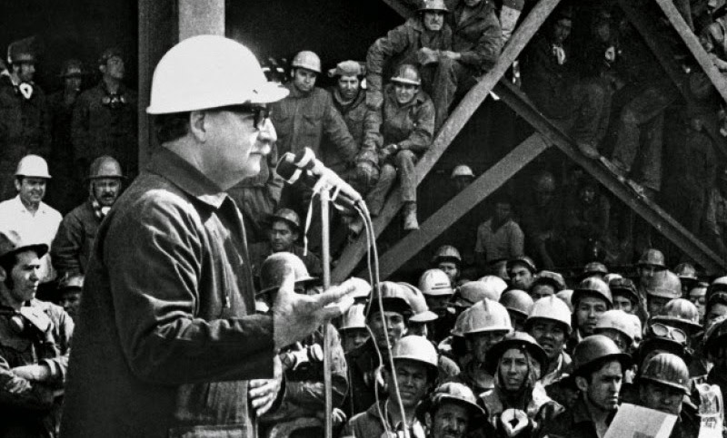 Un 26 de junio pero de 1908 nacía Salvador Allende. 

“Ellos les harán creer que ustedes no tienen razón. Defiéndanse”.

Y lo haremos! 👊🏻