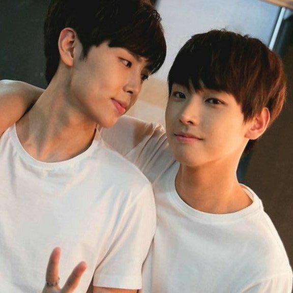 Proud parents Inseong & Jaeyoon w/ their three plets. a thread///