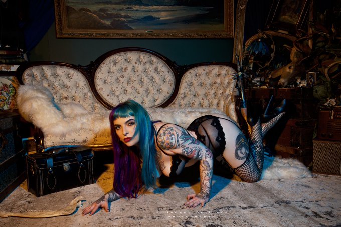 Bc Loveless’s pics and videos