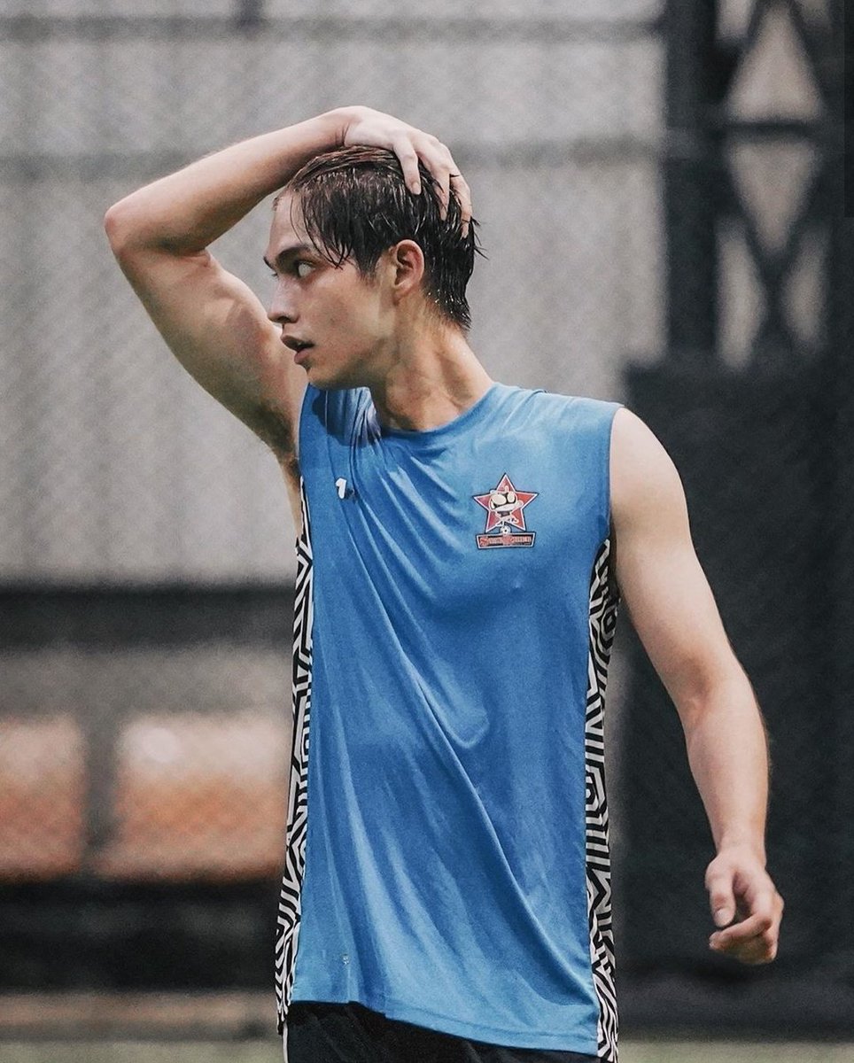 mynameiswannna's tweet photo. He's hot. Period. ⚽
#bbrightvc
#talkwithbright
#brightisback https://t.co/ML7dCZ7G8V