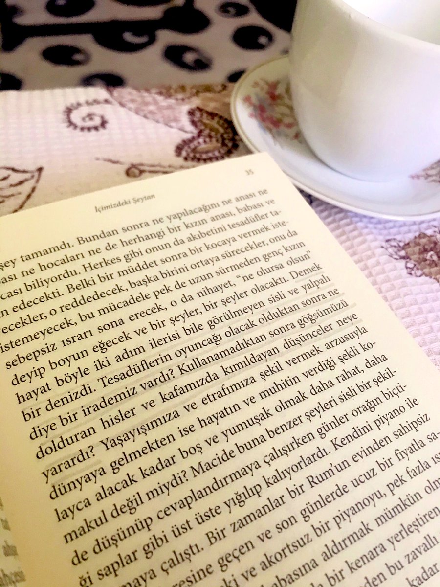 kbraakckyn's tweet photo. Demek hayat böyle iki adım ilerisi bile görülmeyen sisli ve yalpalı bir denizdi.. 

S.A https://t.co/15WNaAesXu