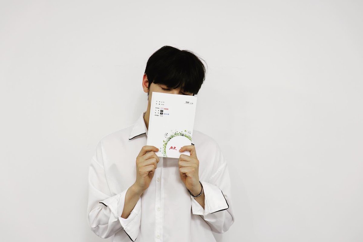 TMB_TheManBLK's tweet photo. W-STORY 제작의 웹드라마 “MR.하트" 주인공 진원 역에 더맨블랙 천승호 배우가 캐스팅 되었습니다👏🏻 많은 관심 부탁드립니다❤️
⠀
#MR하트 #미스터하트 #wstory #웹드라마 #bl #천승호 #더맨블랙 #스타디움 #themanblk #stardium #너의시선이머무는곳에 #이세진 https://t.co/YsBfKFZx9f
