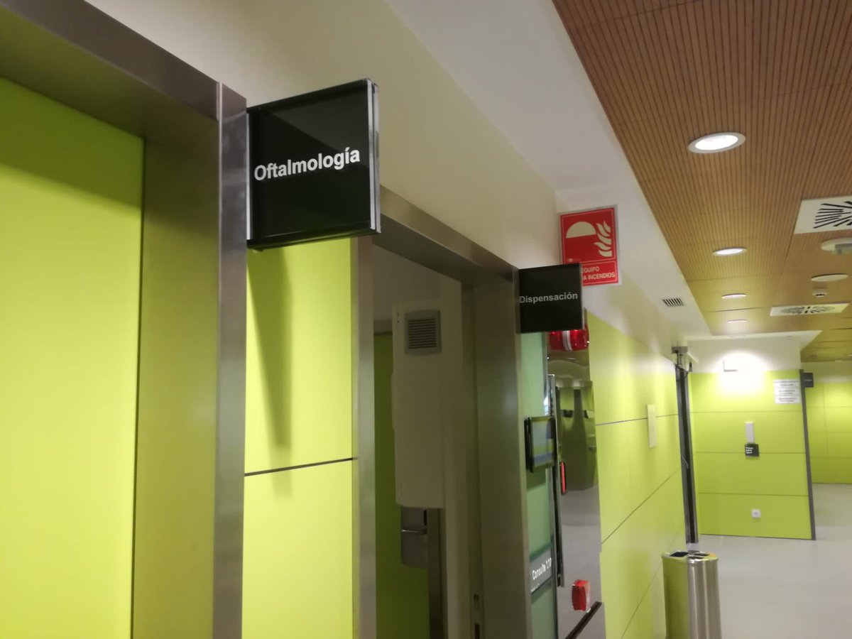 JCDesignRotulos's tweet photo. Rotulamos el interior del 🏨 hospital del Paseo de La Habana en Madrid. Ha quedado ✅ y nuestros montadores fueron muy bien equipados con EPIS 😷 🦺 Contacto 👉 https://t.co/9L0qMSY6zD o 📞 al 628404370
#señalética #diseñodeinteriores #diseño #rotulacióninterior #señalparabaños https://t.co/PHZPXS08fv