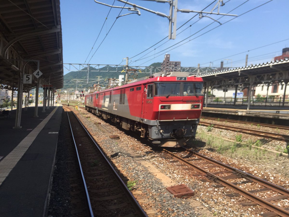 mikurink's tweet photo. 金太郎の重連！！2×2のロングユニット！！迫力！！門司駅 https://t.co/KEvvyjC0ro
