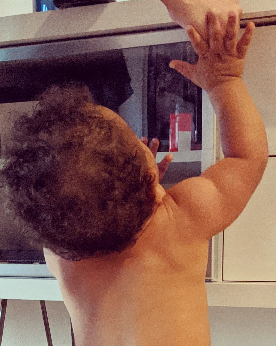 NikPflu's tweet photo. Your 11 month old looked like this, right?
#willyd https://t.co/I96hO9u0dJ