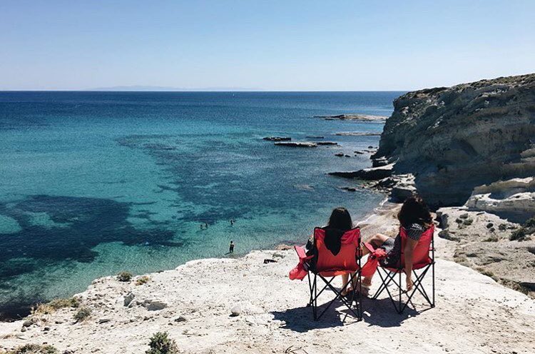 📍 Delikli Koy | İZMİR

İzmir’in keşfedilmemiş cennetlerinden birini keşfetmeye ne dersiniz? Tek bir fotoğrafına bakmanız sizi büyülemeye, içine çekmeye yeter de artar bile! Alaçatı harikalarından biri olan Delikli Koy, son zamanların sık sık tercih edilen mekanlarından biri.