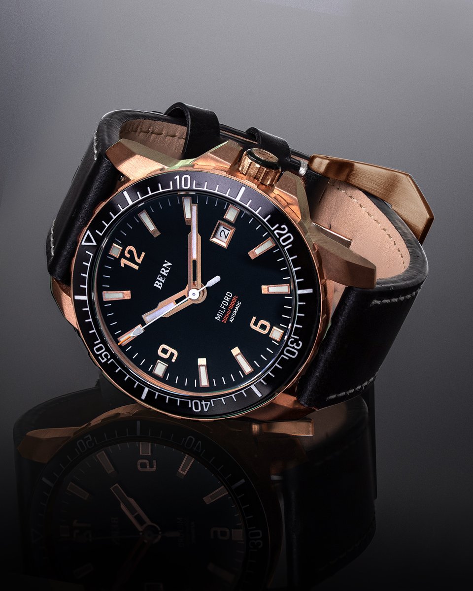 bernwatchco's tweet photo. A classic Black Dial - would you prefer it on a Stainless Steel, Bronze or a Black PVD Case? Rock that classic look - Black has always been a popular color with the Majors and Micros.

#successfullyfunded #happycustomer #happycustomers #successfulcampaign https://t.co/lTFUc4U8tC