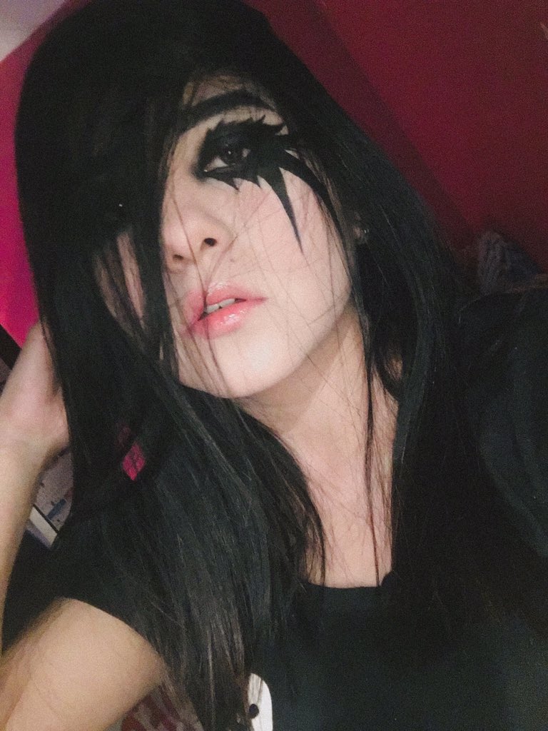 miriamavrilmeza's tweet photo. βοΈ ππ₯πππ€ πππ’π₯ ππ«π’πππ¬ π€βοΈ
.
.
#armybvb #bvbarmy #bvb #makeup #andyblack #perfectweapon #emo #emostylegirl #makeupartist #tumblr #aesthetic
@andyblack @blackveilbrides https://t.co/STDVh2TQAj