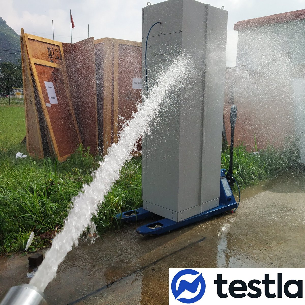 TS 3033 EN 60529 Madde 14.2.6
İkinci karakteristik rakam 6 için 12,5 mm meme ile deney
IEC 60529 Clause 14.2.6
Test for second characteristic numeral 6 with the 12,5 mm nozzle
Delivery rate: 100 l/min
#test #laboratory #ipx6 #enclosure #panel #standard #Turkey #TSE <a href="/turkak/">TÜRKAK</a>