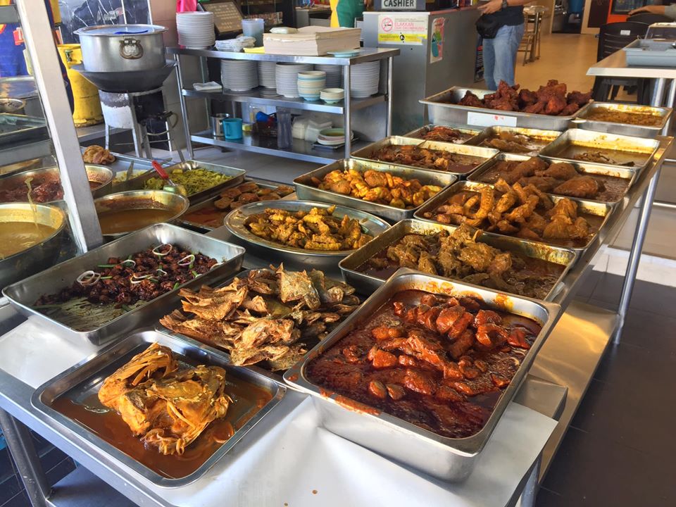 penang_kini's tweet photo. Nasi kandar Jamal Mohamed! surr habis! Kesedapannya tidak perlu dipertikaikan lagi. yang ni di cawangan #NibongTebal 

saling tak tumpah rasa dia macam di cawangan  utama yang terletak di Kampung Benggali #Butterworth (Belakang TM) https://t.co/mlaAfxLlbY